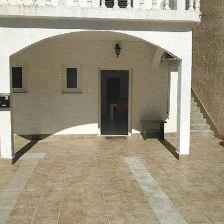 Fuer 4 Personen Ca 31 Qm In Radici, Kvarner Bucht Krk Apartman Malinska
